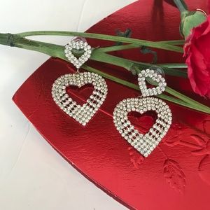 NEW NWOT Rhinestone Heart Earrings. Pierced.